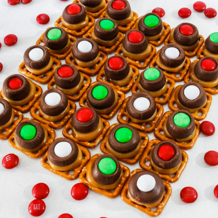 Christmas Caramel Pretzel Bites