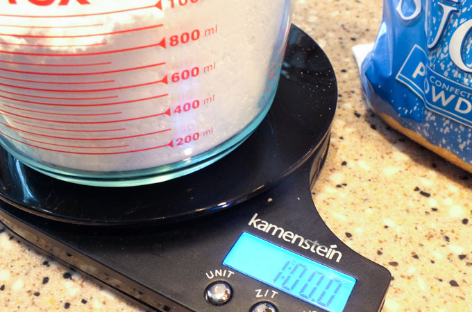 Measure powdered sugar