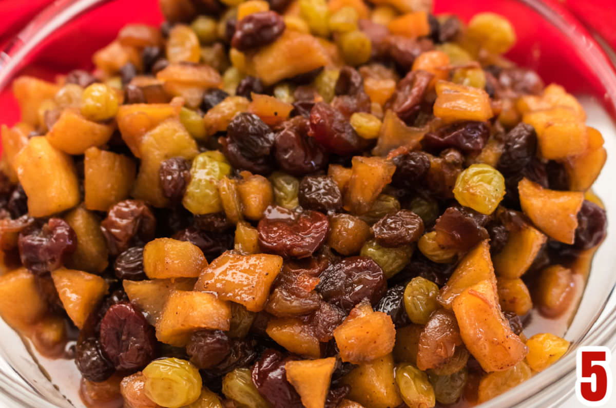 Small bowl of homemade mincemeat in a glass bowl.