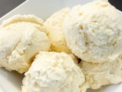 Homemade Vanilla Ice Cream