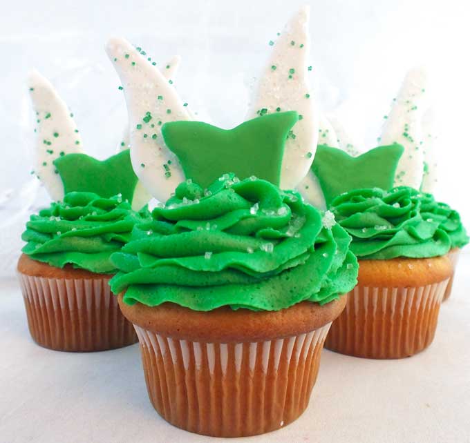 Tinkerbell Cupcakes - so cute and so delicious. Clap if you believe! We have all the directions to make these adorable Disney Tinker Bell Cupcakes that are perfect for a Tinkerbell Birthday Party. Follow us for more great Tinkerbell Party Ideas.